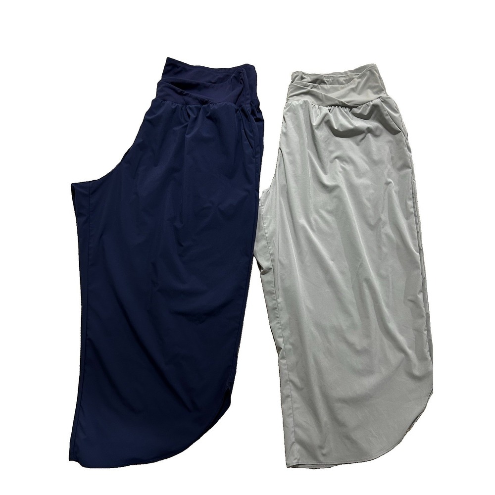 HALARA Women’s Capris Duo in Navy and Light Gray